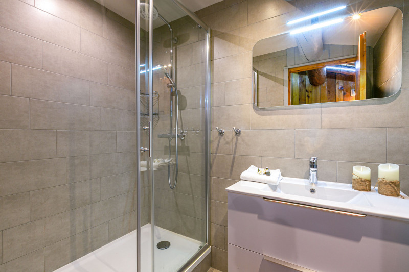 _lv_images__lot_0000860002_13_17365511 _lv_images__lot_0000860002_13_17365511