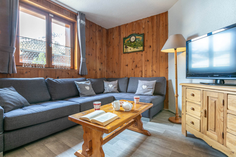 _lv_images__lot_0000860003_05_18261114