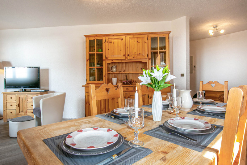 _lv_images__lot_0000860003_06_17299823