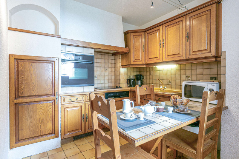 _lv_images__lot_0000860003_07_18181176