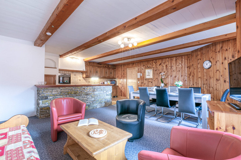 _lv_images__lot_0000860004_06_18358782