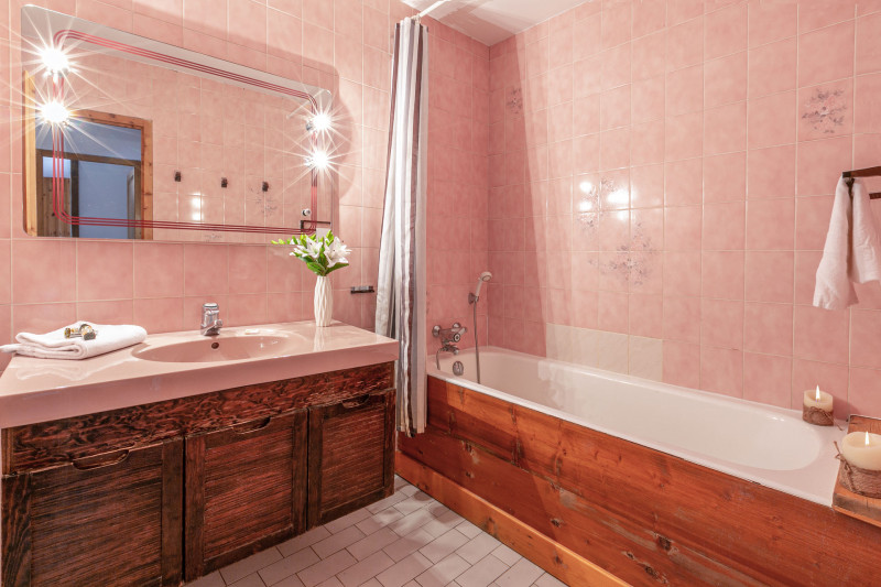 _lv_images__lot_0000860004_14_18555735