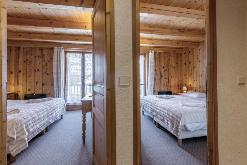 _lv_images__lot_0000860005_09_18154423