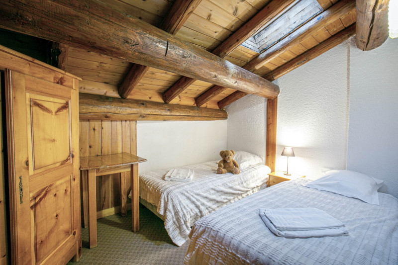 _lv_images__lot_0000860005_10_18225527