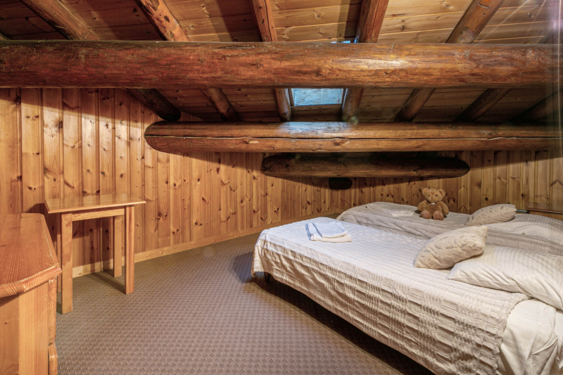 _lv_images__lot_0000860005_12_17434899