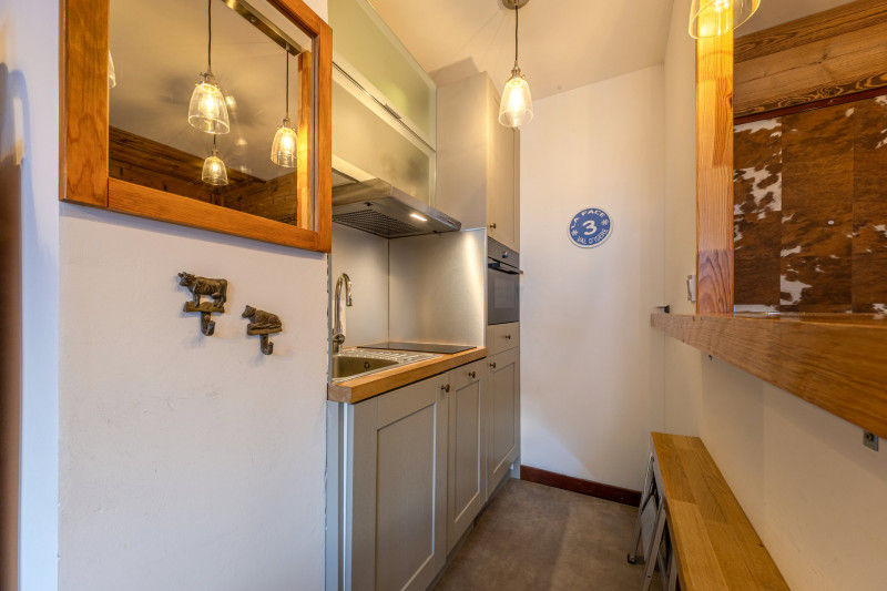 _lv_images__lot_0000920070_05_18225163