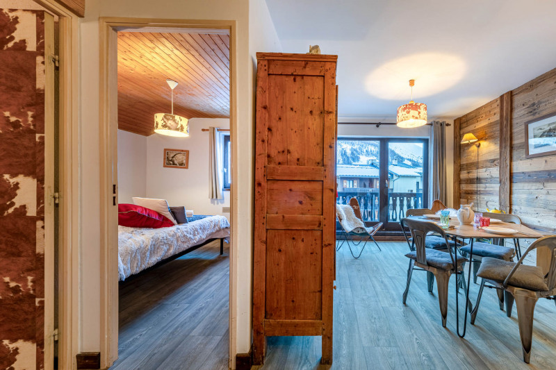 _lv_images__lot_0000920070_13_17940707