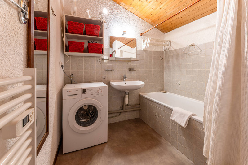 _lv_images__lot_0000920070_15_18559408