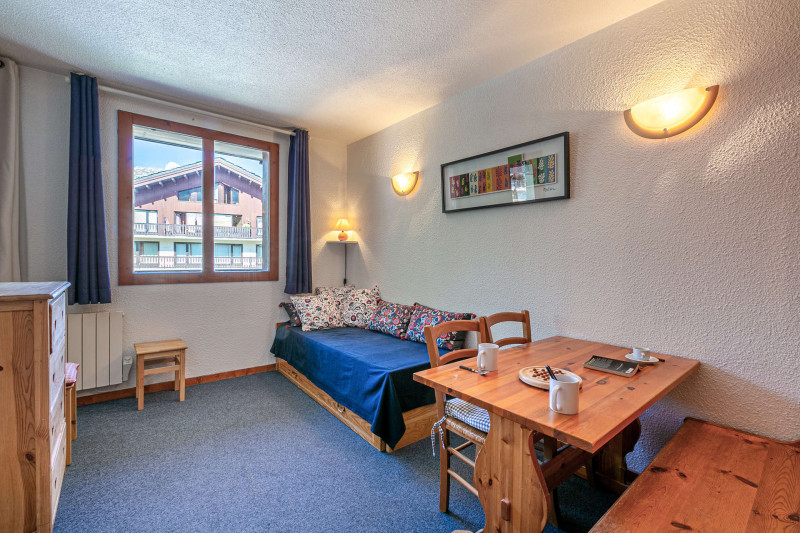 _lv_images__lot_0000940083_11_18182315