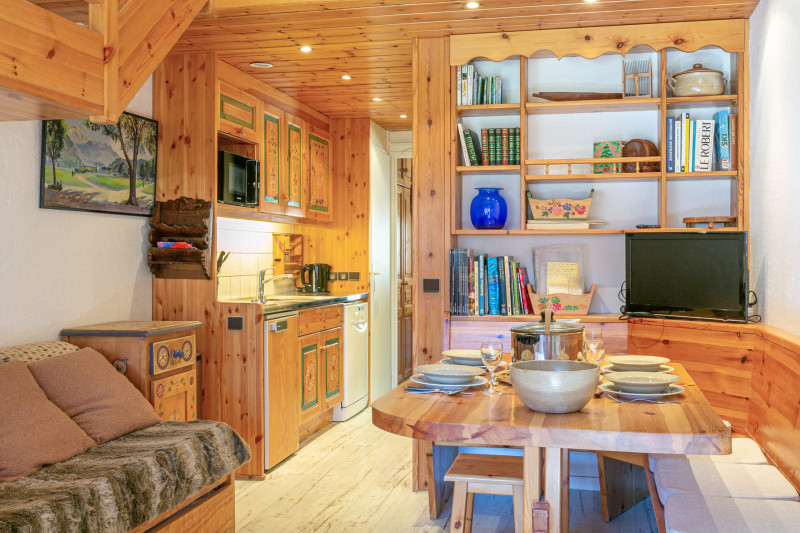 _lv_images__lot_0000980006_02_18306846