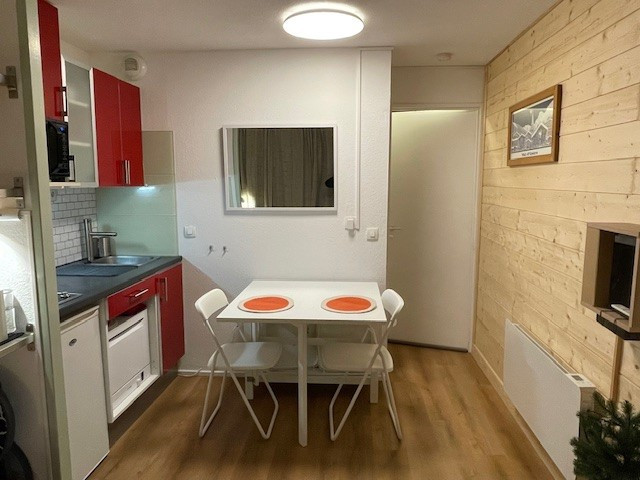 _lv_images__lot_0001000012_03_17832174