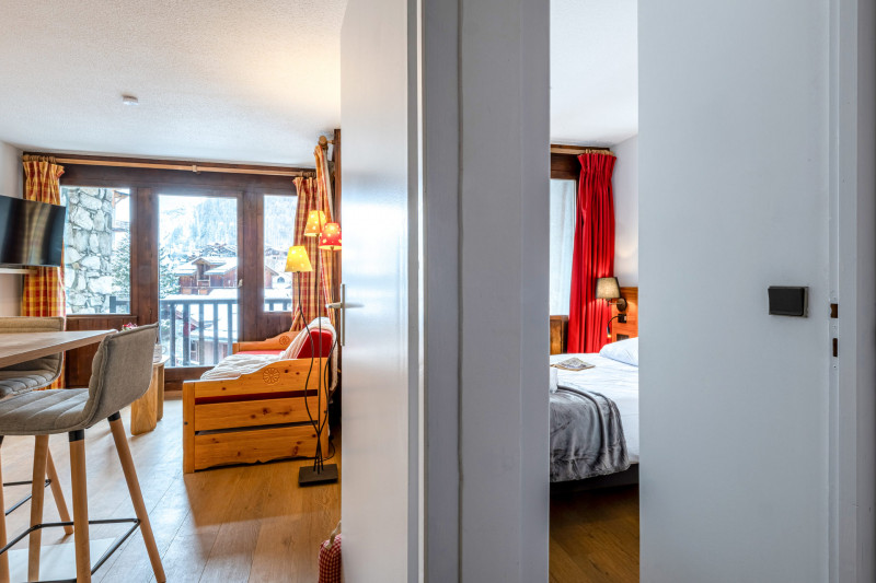 _lv_images__lot_0001050082_07_18180515