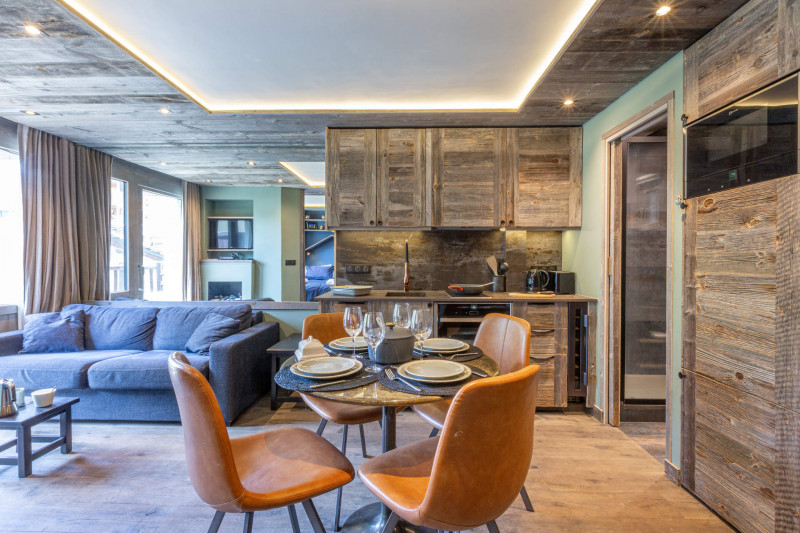 _lv_images__lot_0001050085_01_17419549