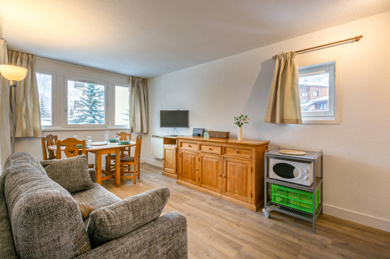_lv_images__lot_0001050122_01_19338358 _lv_images__lot_0001050122_01_19338358
