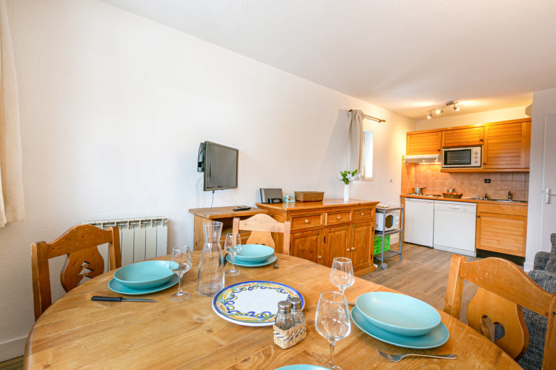 _lv_images__lot_0001050122_02_18333995