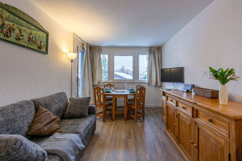 _lv_images__lot_0001050122_03_18360400 _lv_images__lot_0001050122_03_18360400