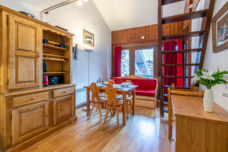 _lv_images__lot_0001050151_01_18262727