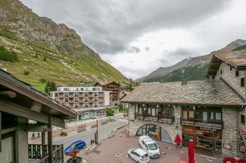 _lv_images__lot_0001050151_10_18452227