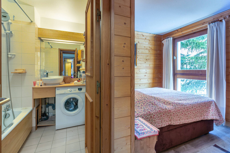 _lv_images__lot_0001060001_06_18334561