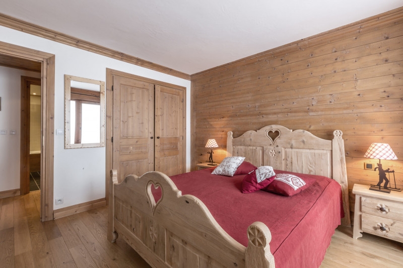 _lv_images__lot_0001080045_09_17758147