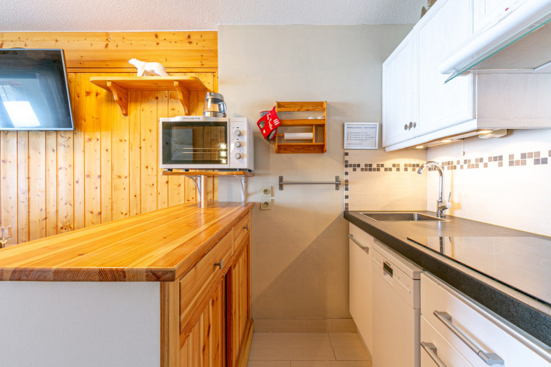 _lv_images__lot_0001110005_05_17434309