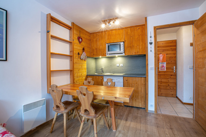 _lv_images__lot_0001120100_03_18165533