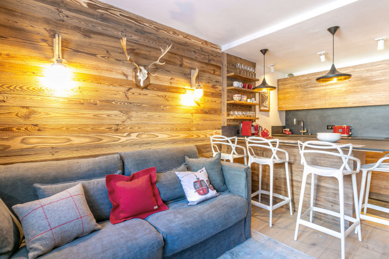 _lv_images__lot_0001120103_02_17829947