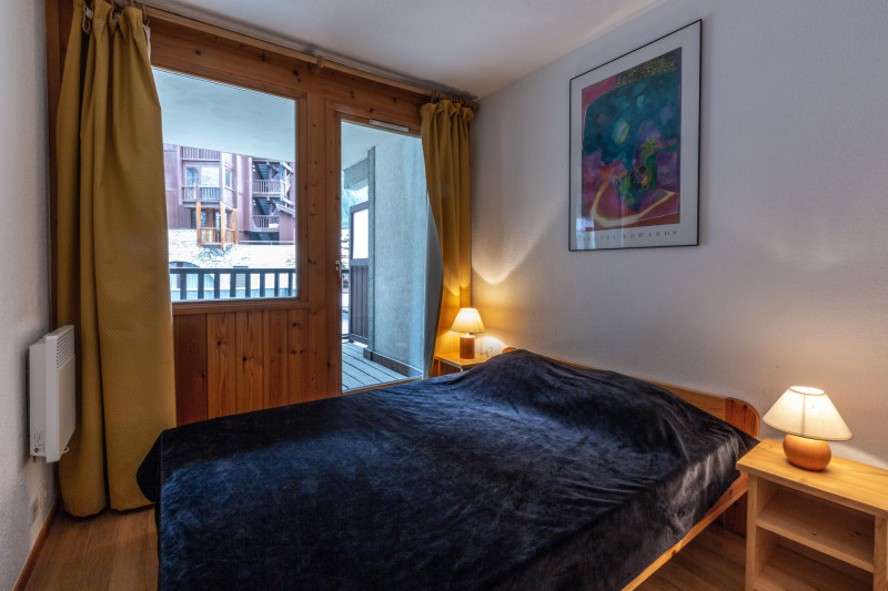 _lv_images__lot_0001120109_06_18227575