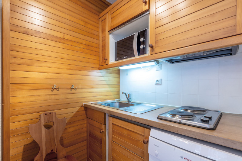 _lv_images__lot_0001120272_06_18147934