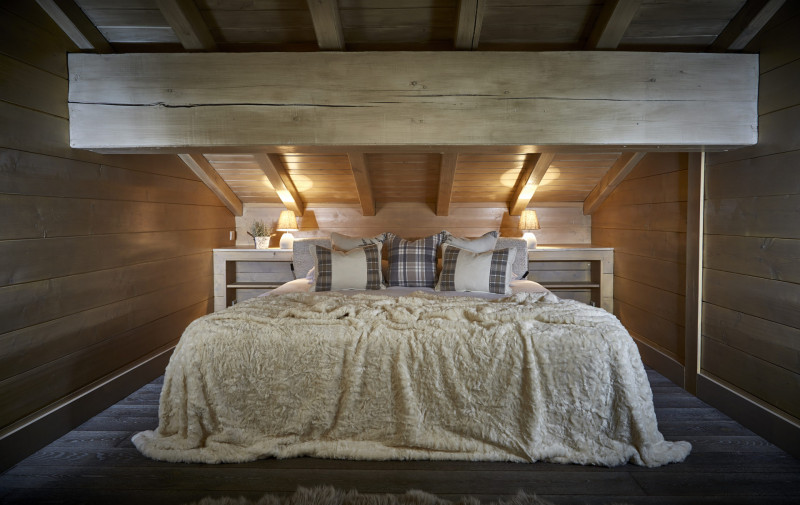 _lv_images__lot_0001160001_12_18556526