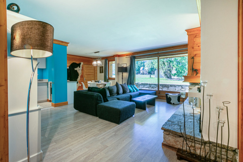 _lv_images__lot_0001160006_04_17416372