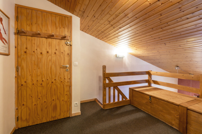 _lv_images__lot_0001180057_07_17757882