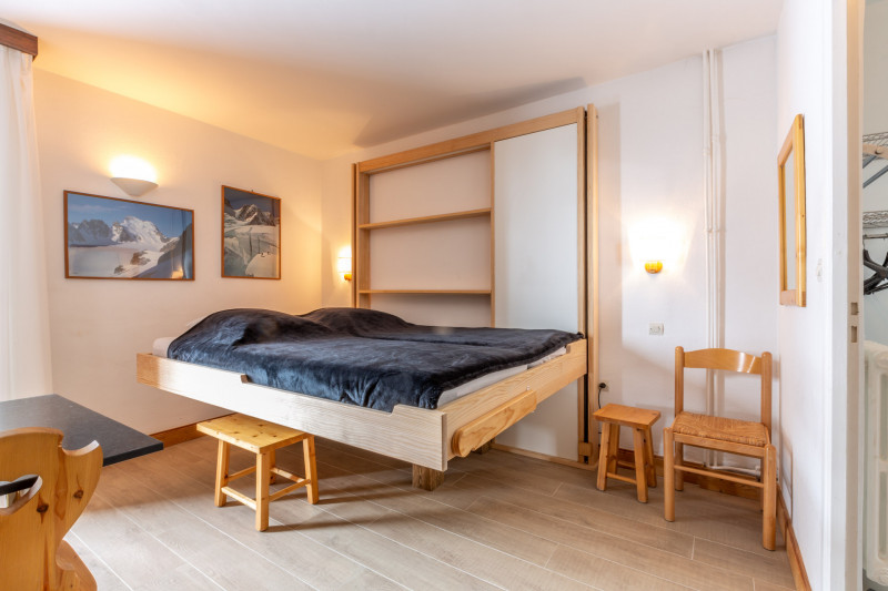 _lv_images__lot_0001190003_04_18316605 _lv_images__lot_0001190003_04_18316605