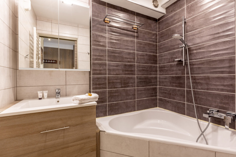 _lv_images__lot_0001190034_09_18227384