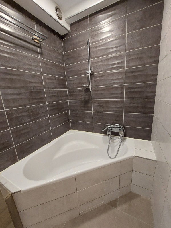 _lv_images__lot_0001190034_13_18263016