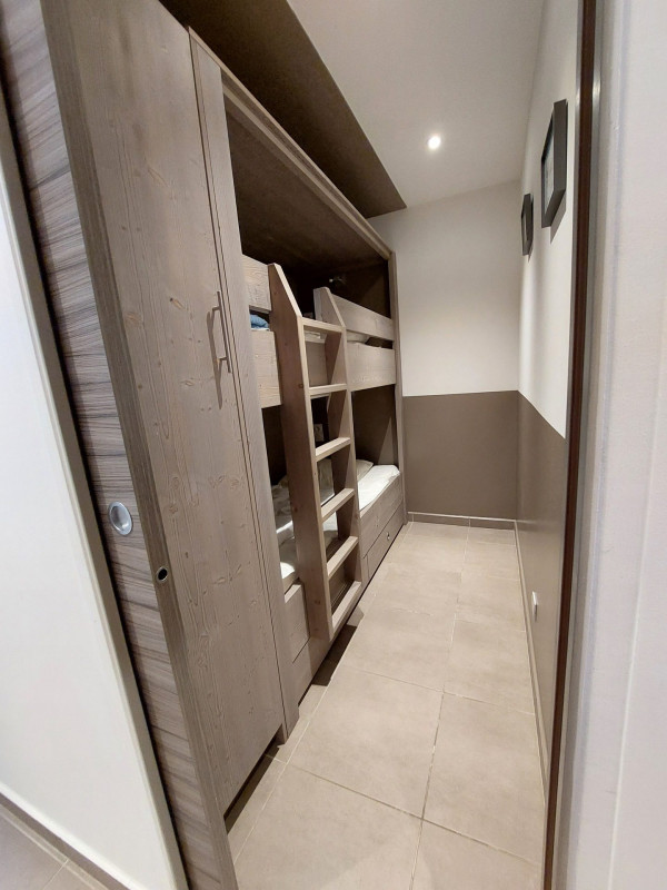 _lv_images__lot_0001190034_14_18138789