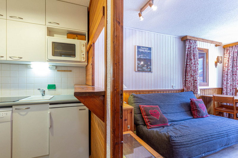 _lv_images__lot_0001210016_03_18503151