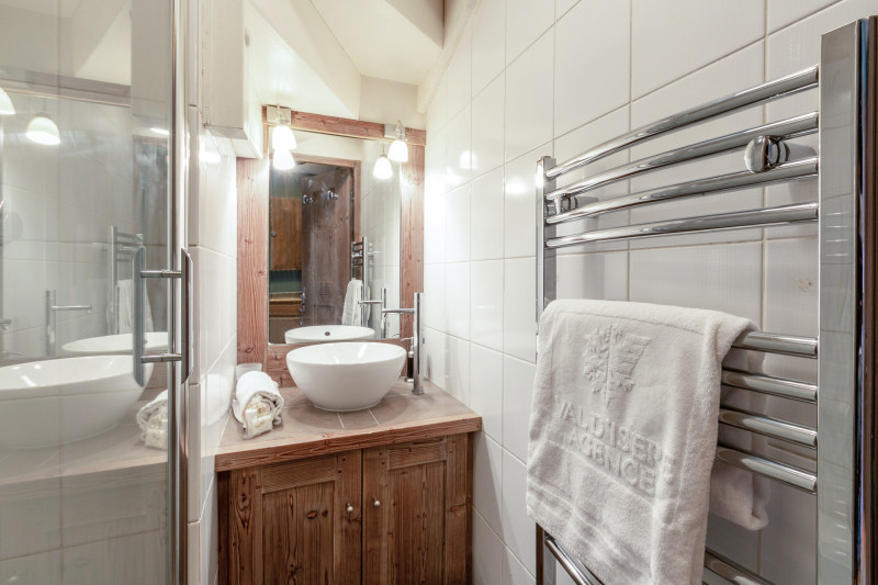 _lv_images__lot_0001220001_13_17418344 _lv_images__lot_0001220001_13_17418344