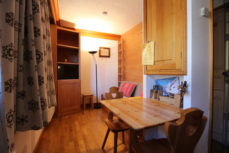 _lv_images__lot_0001280001_06_18227950 _lv_images__lot_0001280001_06_18227950