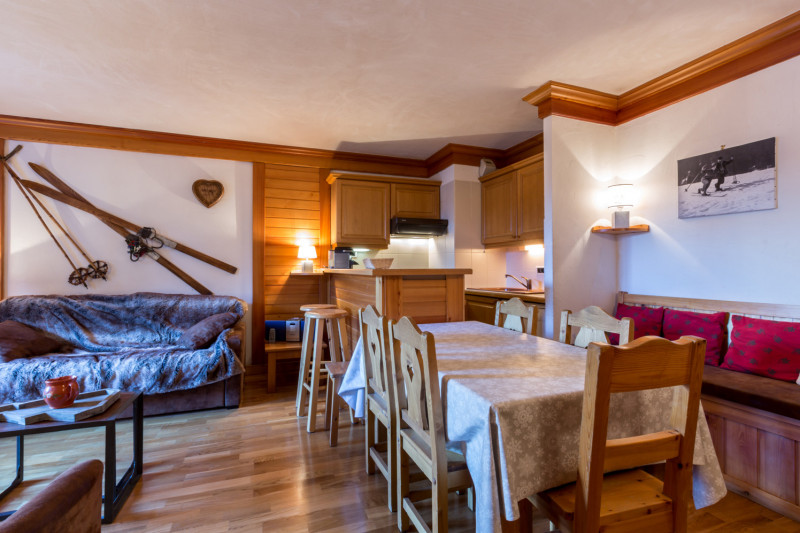 _lv_images__lot_0001280010_16_17942142