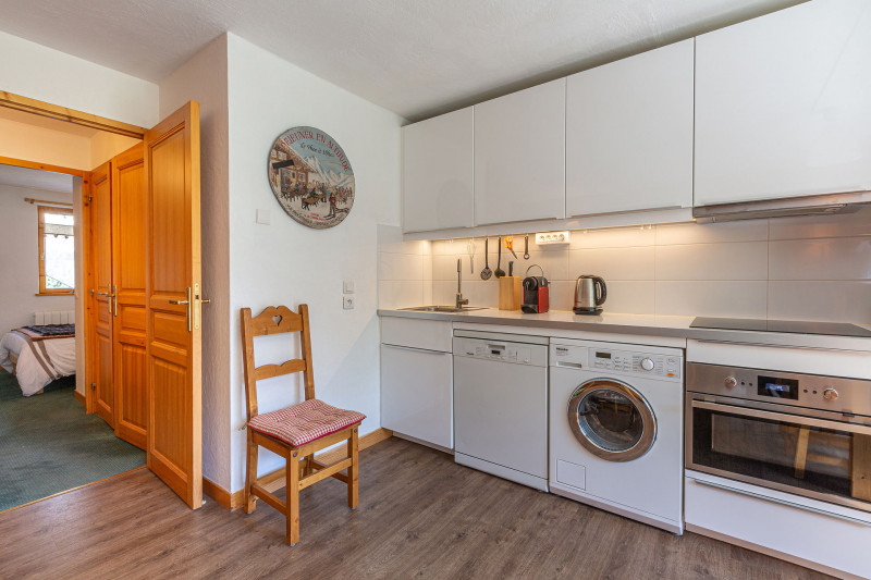 _lv_images__lot_0001320012_05_18434064