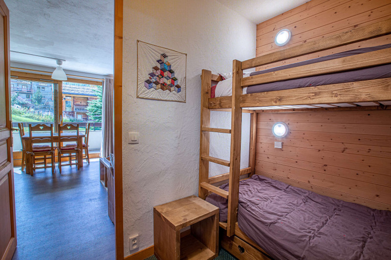 _lv_images__lot_0001320012_06_18147235