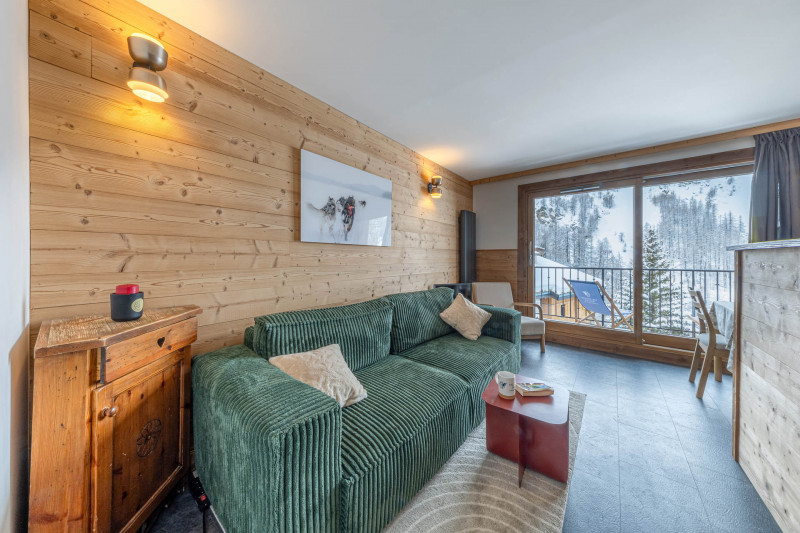 _lv_images__lot_0001330004_02_18449957