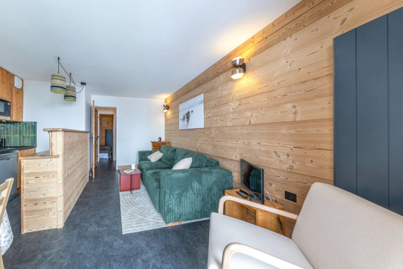 _lv_images__lot_0001330004_04_18225058