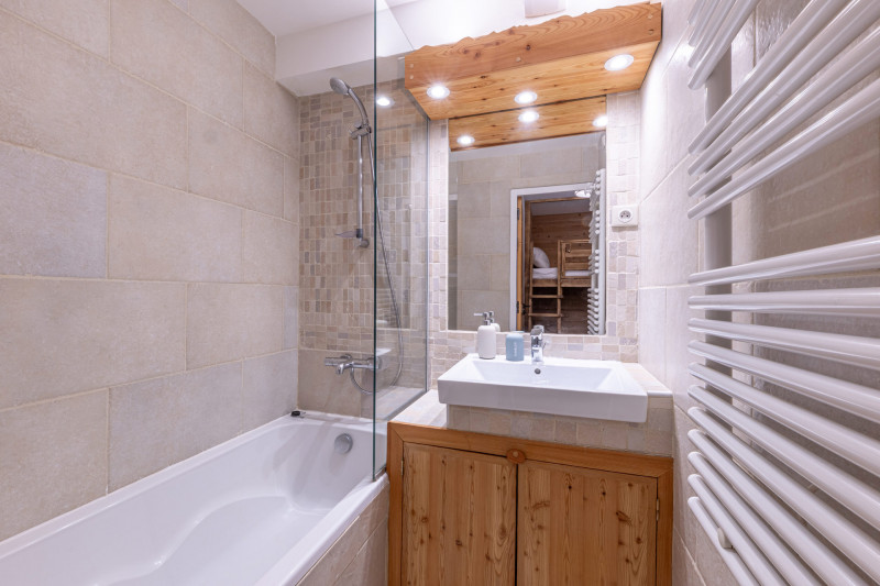 _lv_images__lot_0001330004_11_18225065