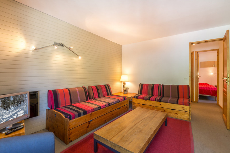 _lv_images__lot_0001330006_02_17301067