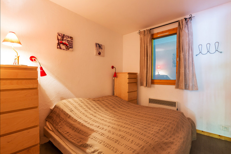 _lv_images__lot_0001330006_09_18516843