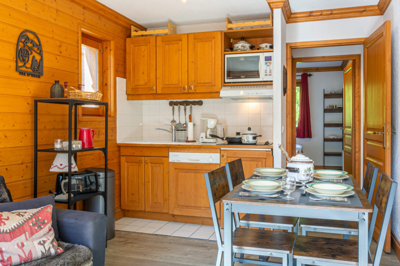 _lv_images__lot_0001380015_03_18433957