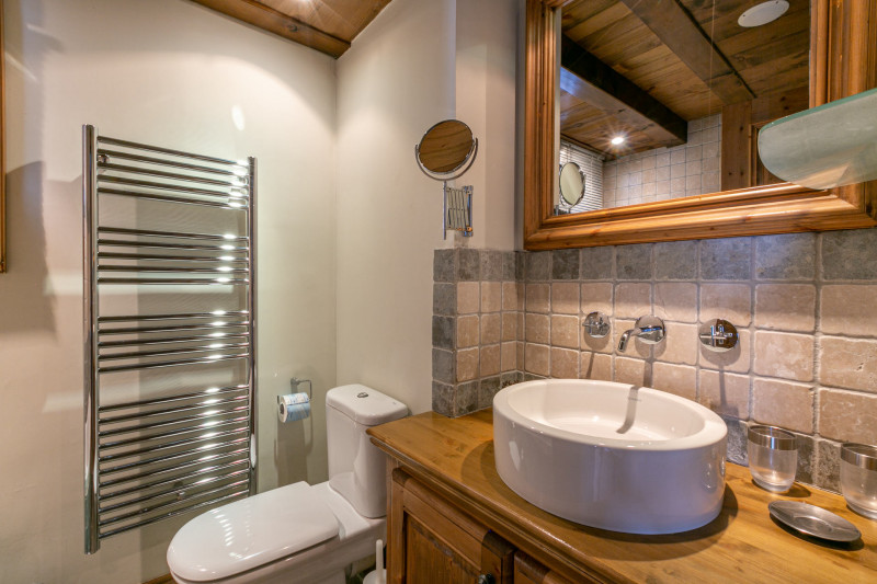 _lv_images__lot_0001380022_15_18448515