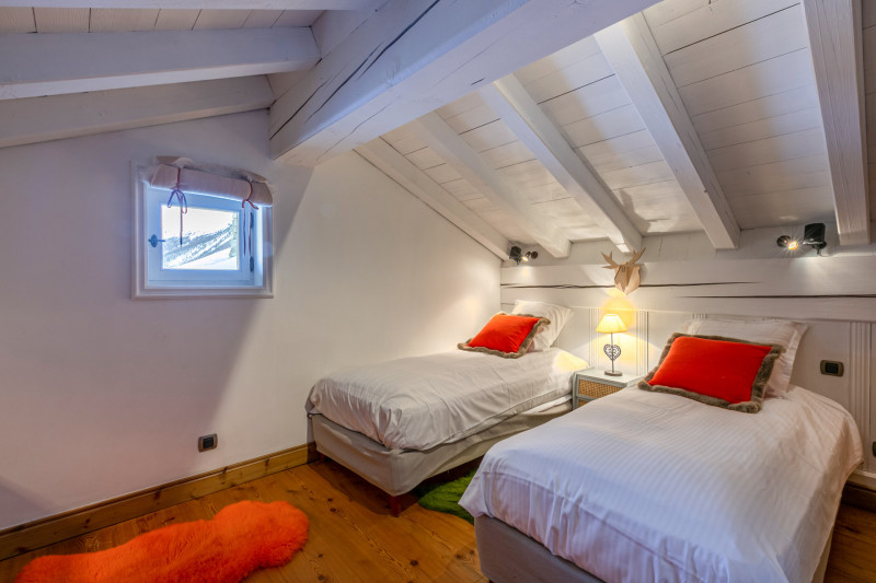 _lv_images__lot_0001380022_16_18448516